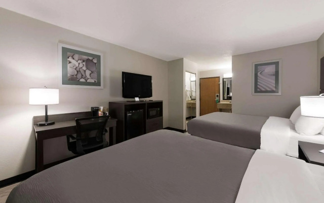 Quality Inn Merriam - Kansas City