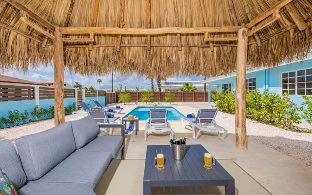 House of Joy Palapa Pool Near Eagle Beach