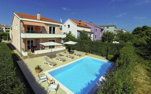 Apartment Azzini Violeta