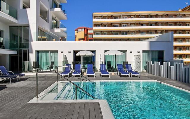 Carihuela Suites
