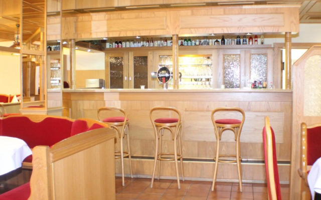 Zur Kaiserpfalz - Hotel-Spa-Camping