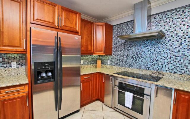 Bel Sole Penthouse 1801