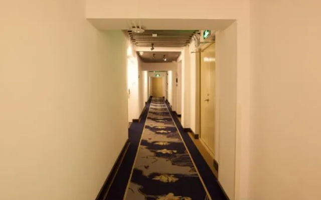 Watermelon Hotel – Hotel Rooms – Dalian