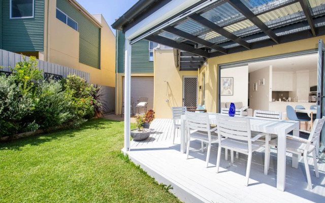 Thalassa I Pet Friendly I 2 Mins Walk to Beach