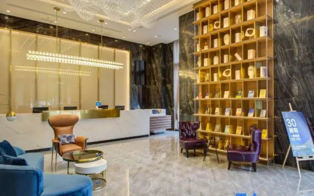 Starway Hotel (Zhengzhou Songshan Road Erqi Wanda Plaza)