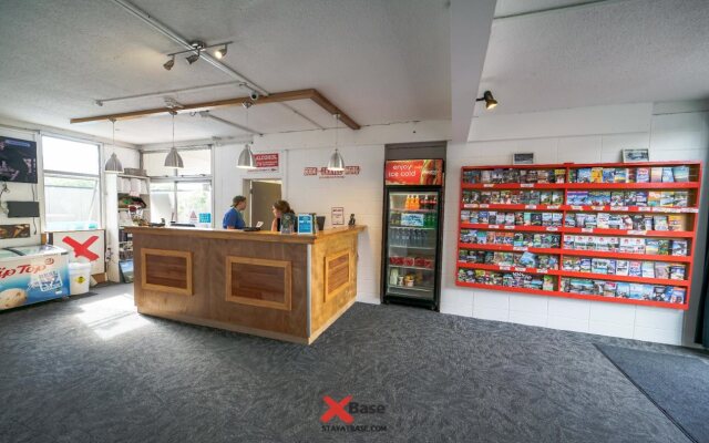 Base Rotorua - Hostel