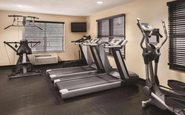 Country Inn & Suites by Radisson, Cottage Grove, MN