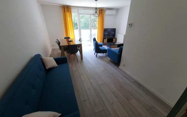 Beautiful Holiday Apartment in Uzes With Balcony