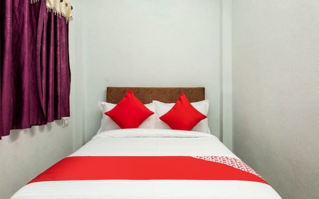 Oyo 28472 Hotel Shree Palace