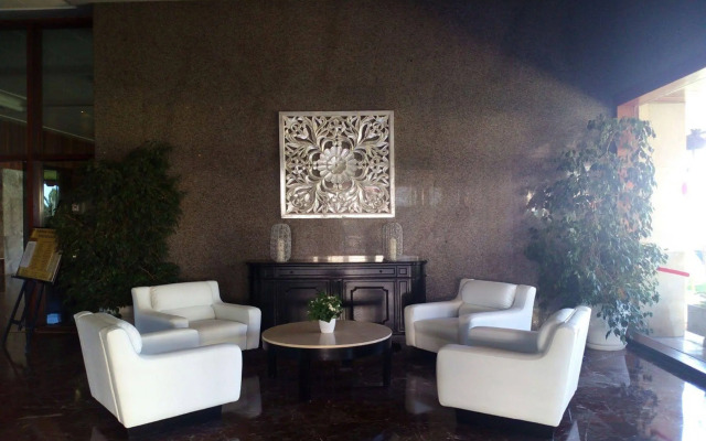 Apartamentos La Roca Rentals