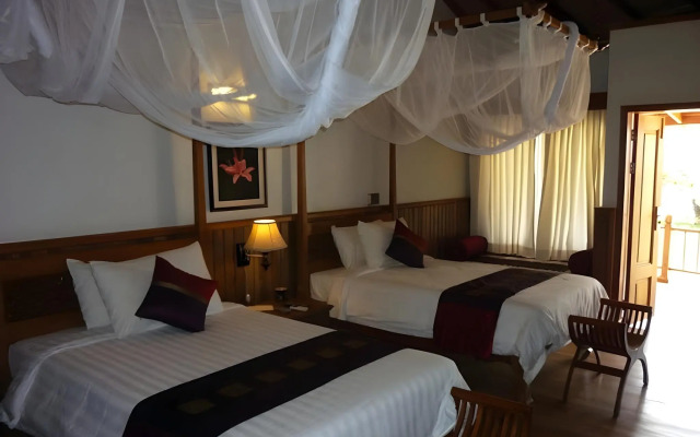 Nataya Roundhouse Coral Bay Resort and Spa