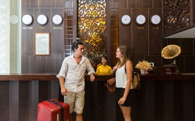 Palazzo Luxury Hotel
