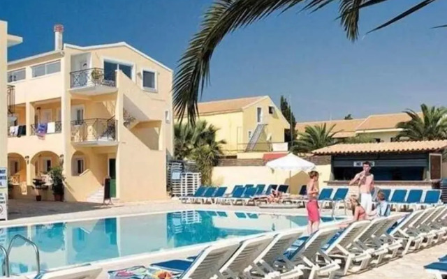 Lemon Grove Hotel and Studios