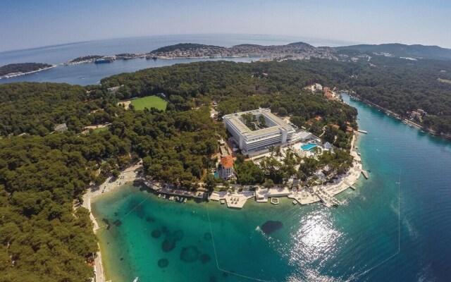 Stunning apartment in Mali Losinj w/ WiFi and 2 Bedrooms