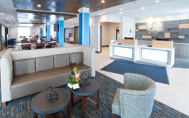 Holiday Inn Express & Suites North Battleford by IHG