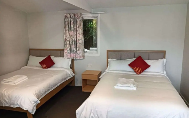 2 double and 1 sofa beds chalet 7D