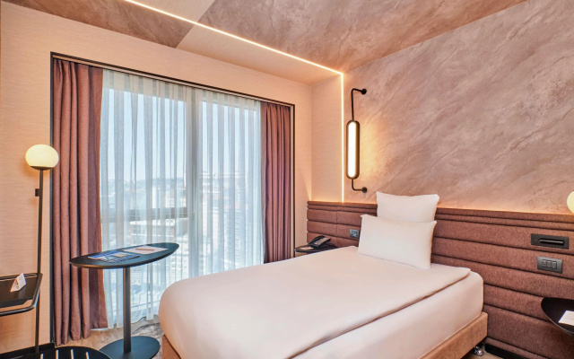 Novotel Istanbul Bomonti - Image 5
