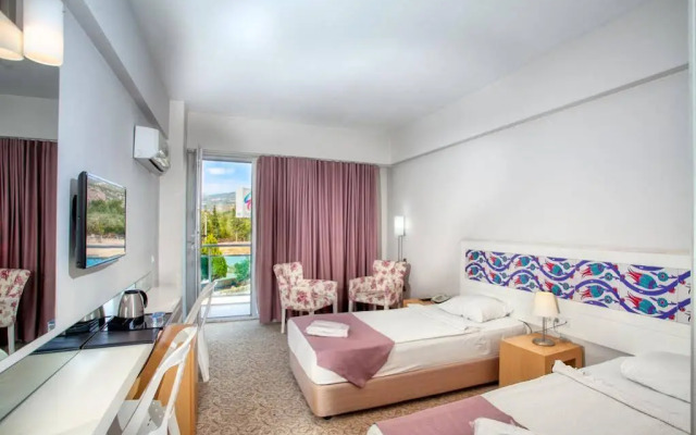 Larina Ninova Thermal Spa & Hotel