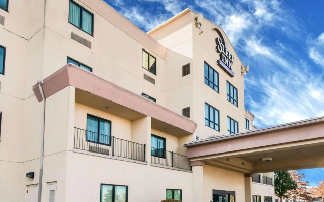 Sleep Inn & Suites