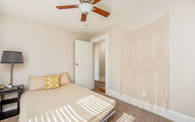 The Broadfoot Bungalow