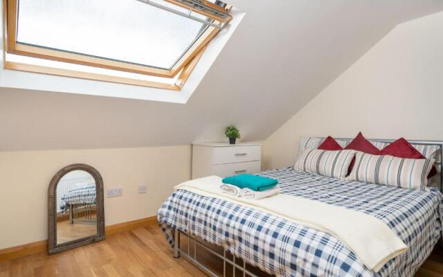 S6 Ensuite Loft Studio Space (Sandycroft Guest House)
