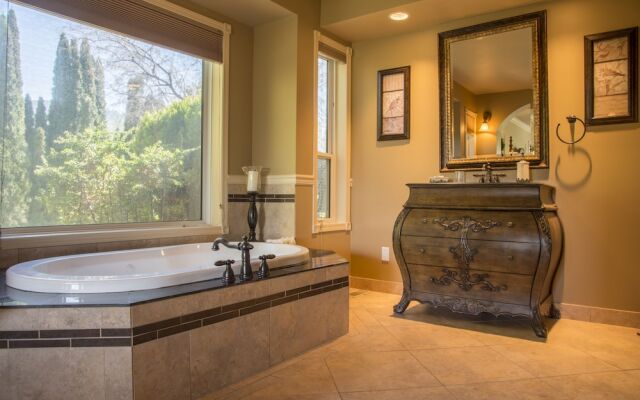 E'Laysa Guesthouse and Vineyard Retreat