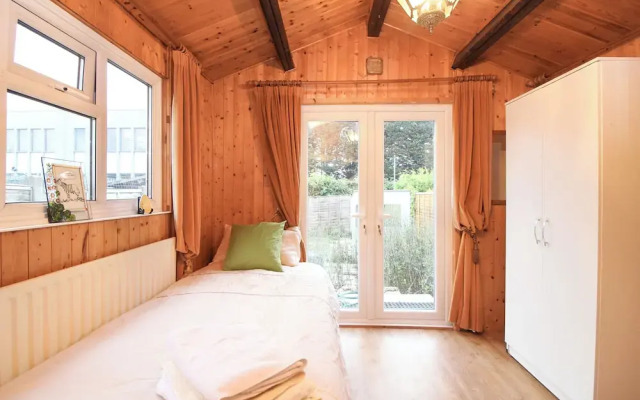 Regents park road single room