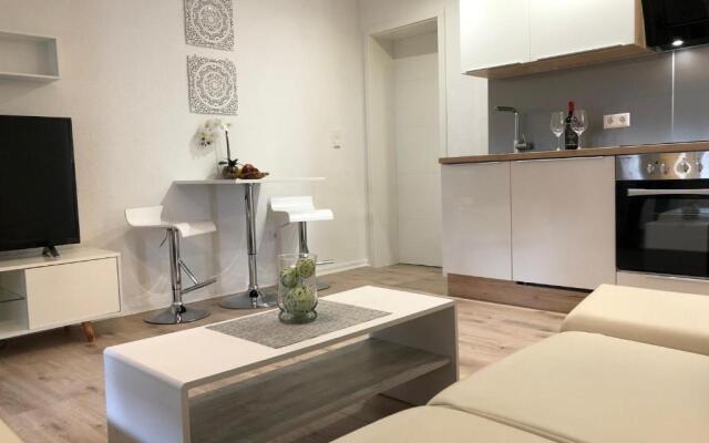 Exklusive Moderne 2 Zi. Wohnung in Ruhiger Lage