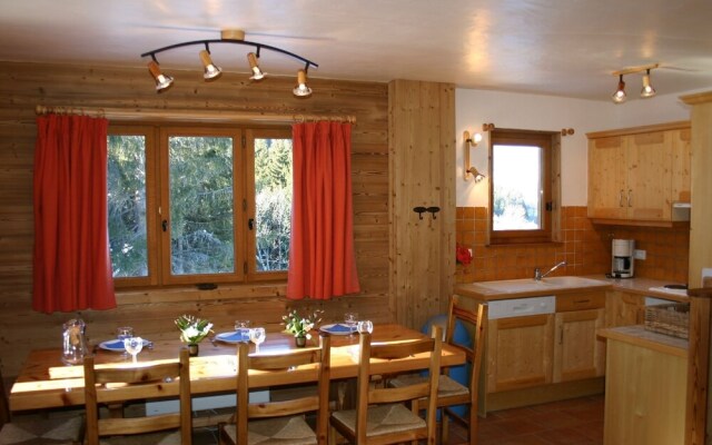 Traditional Chalet in the Large 3 Vallées Near the Slopes