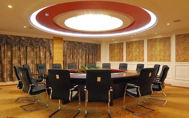 Oceania Hotel
