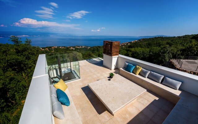 Villa AltaVista, Opatija - Seaview & Relax with Heated Pool and Private MiniGolf