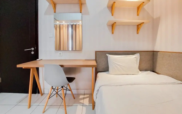 Homey And Comfort 2Br At Casa De Parco Apartment