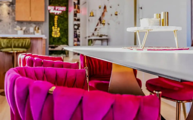 Nashville Vibes Rooftop Karaoke Fire Pit Downtown