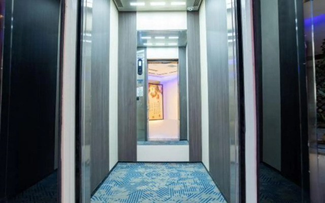 Qingfeng Bailu Hotel (Zhengzhou Erqi Wanda Plaza)