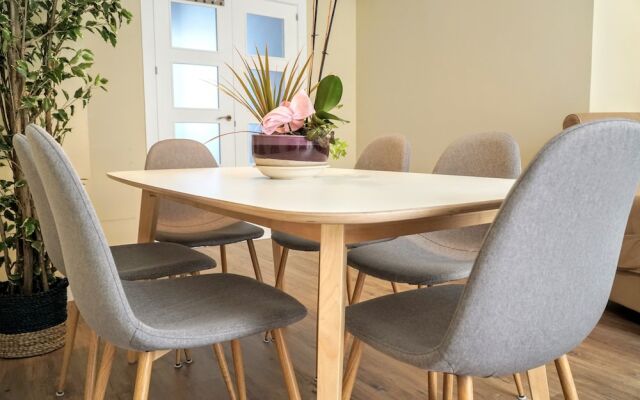 Homely Málaga Obispo con Parking