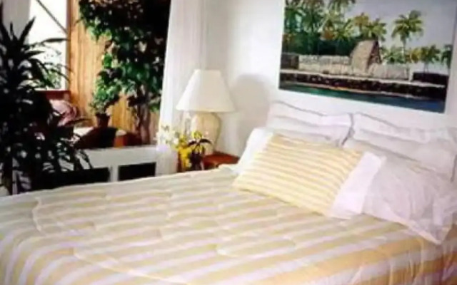 Hale-hoola B & B
