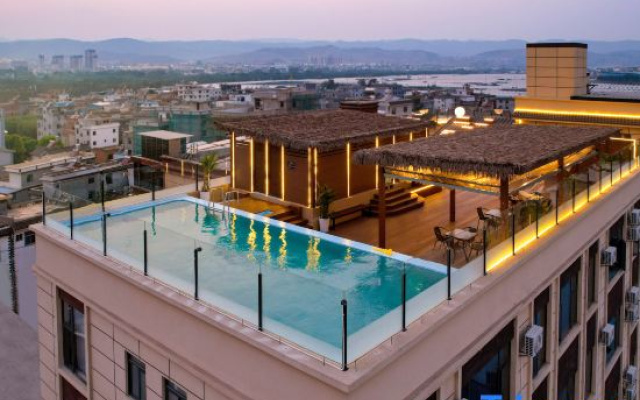 Mile Qinglanju Hot Spring Resort Hotel – Pool – Mile