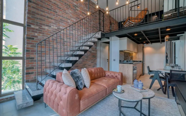 Ayayorgi̇ Homes & Hotels