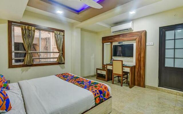 FabHotel Central Palace