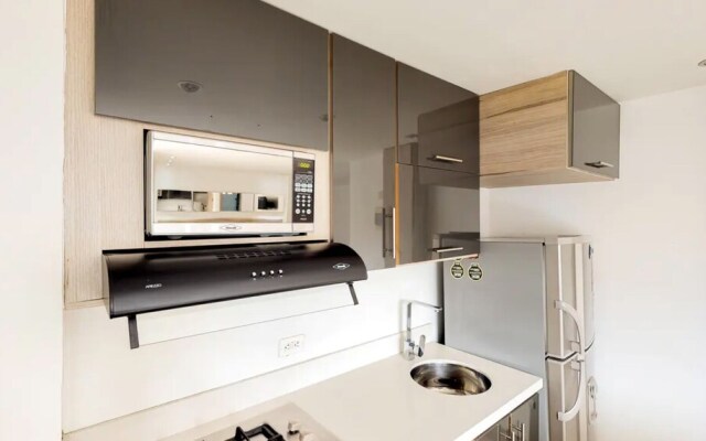 Comfortable city studio with balcony 810