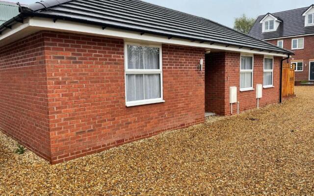 Quiet and central modern new build bungalow