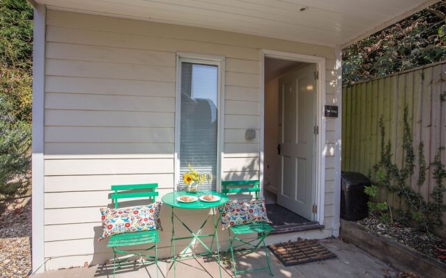 Snug with Views of the Chilterns