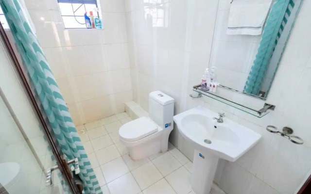 Lux Suites Mararo Court Apartments