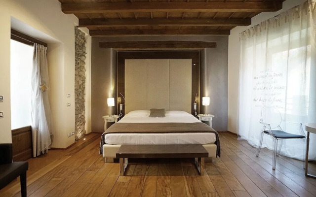 1711 Luxury Guest House