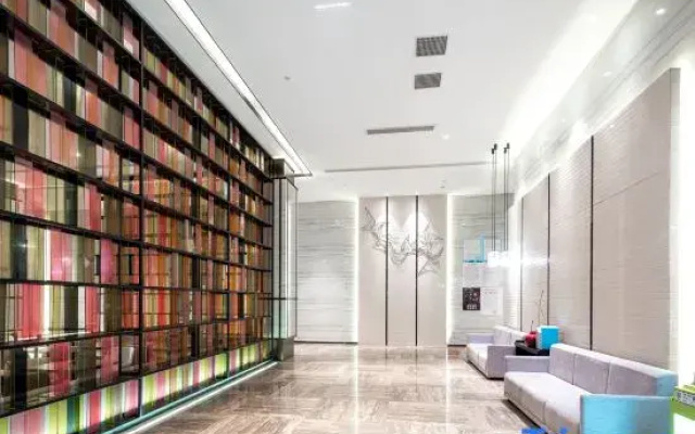 Happy Movie Hotel (Wanning High Speed Rail Station Store)