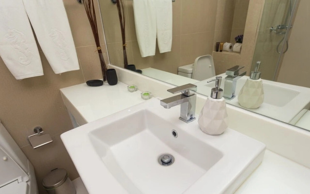 The Aristo Resort 32 by Holy Cow