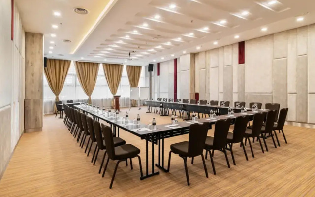 Zenith Suites Cameron