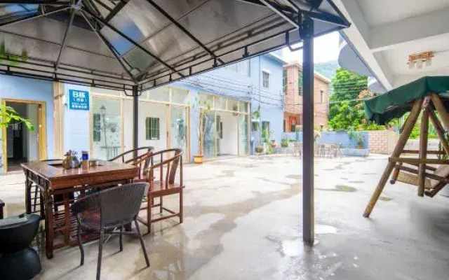 Xiangyu Hanshe B&B (Yangmeikeng Judiaosha Branch)