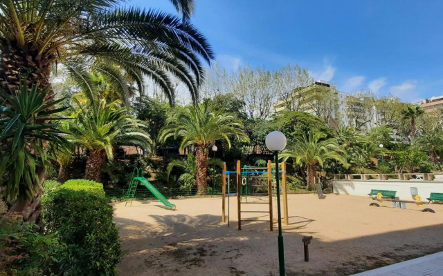 Bright near the beach & Barcelona - Apartment