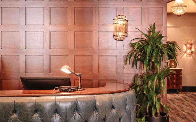 Dossier Hotel